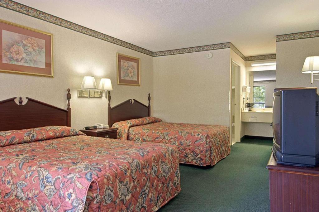 Days Inn & Suites By Wyndham Fort Valley Luaran gambar