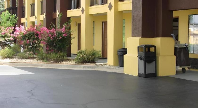 Days Inn & Suites By Wyndham Fort Valley Luaran gambar